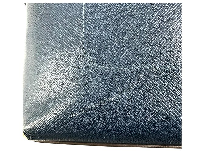 Borsa Louis Vuitton Taiga Grigori Messenger PM Blu navy - vista 7