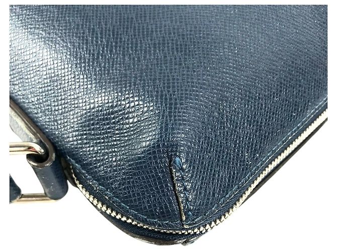 Borsa Louis Vuitton Taiga Grigori Messenger PM Blu navy - vista 8
