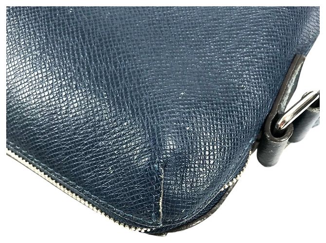 Borsa Louis Vuitton Taiga Grigori Messenger PM Blu navy - vista 9