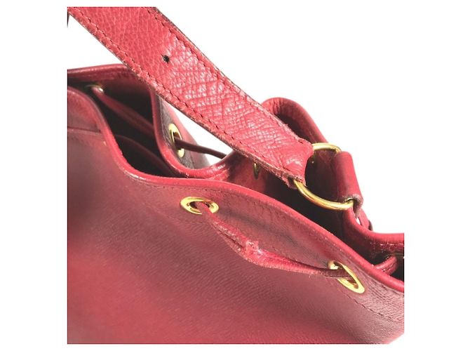 Market Hermès Hermes Vintage Red Courchevel Leather Drawstring Shoulder Bag - view 12
