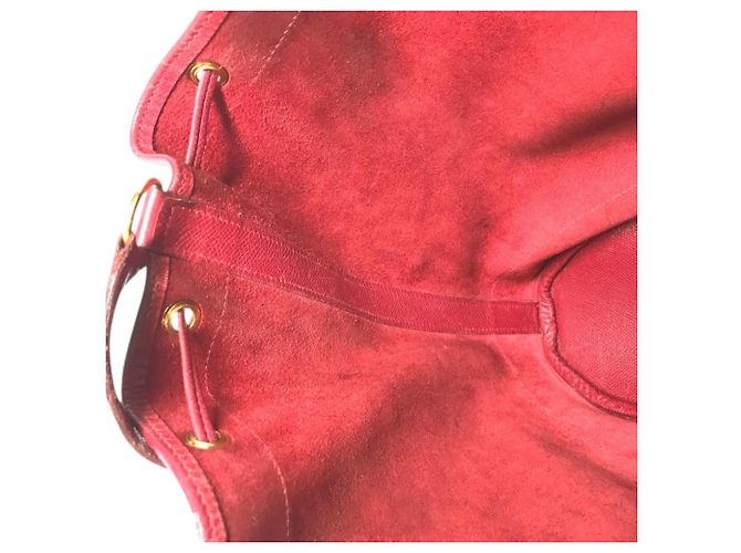 Market Hermès Hermes Vintage Red Courchevel Leather Drawstring Shoulder Bag - view 14