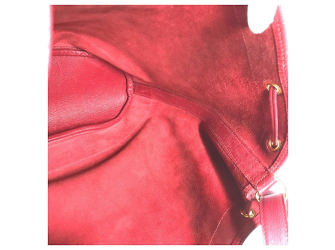 Market Hermès Hermes Vintage Red Courchevel Leather Drawstring Shoulder Bag - view 15