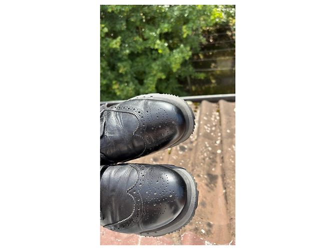Prada Schwarze Leder Brogues mit dicker Sohle - Ansicht 4
