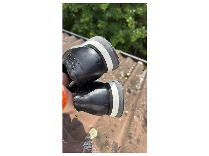 Prada Schwarze Leder Brogues mit dicker Sohle - Ansicht 5