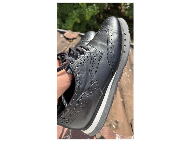 Prada Schwarze Leder Brogues mit dicker Sohle - Ansicht 7