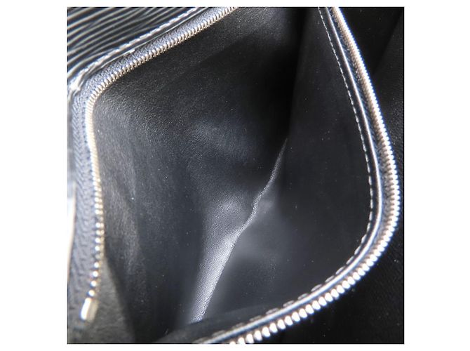 Louis Vuitton Epi Pochette Sellier Dragonne Clutch Bag Nero - vista 9