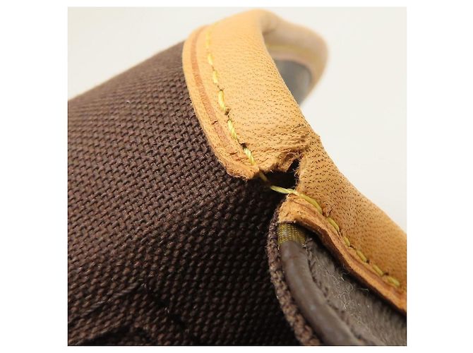 Bolsa de Ombro Louis Vuitton Monogram Menilmontant PM Marrom Monograma - vista 10