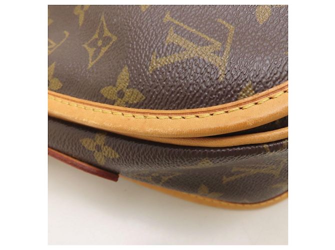 Bolsa de Ombro Louis Vuitton Monogram Menilmontant PM Marrom Monograma - vista 18