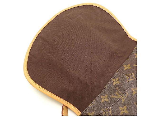 Bolsa de Ombro Louis Vuitton Monogram Menilmontant PM Marrom Monograma - vista 9