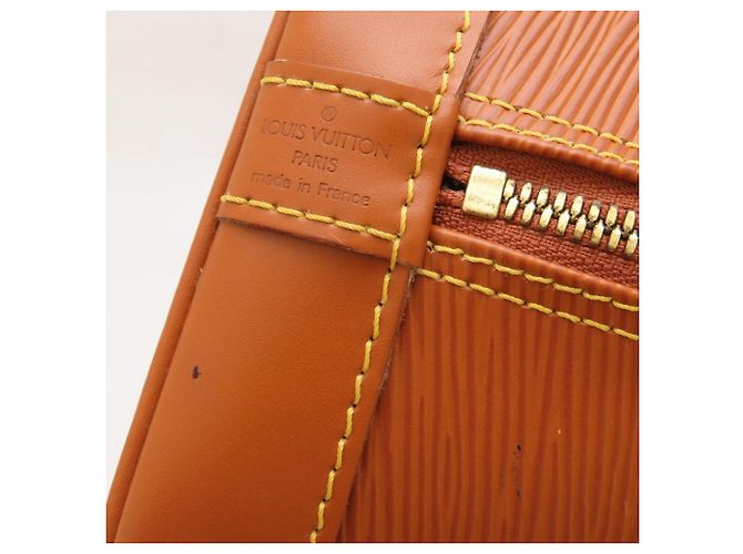 Borsa Louis Vuitton Epi Alma in Gold Cipango D'oro - vista 11