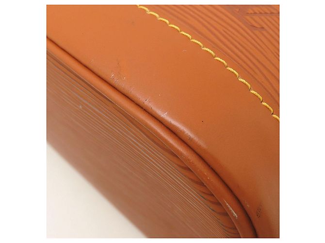 Borsa Louis Vuitton Epi Alma in Gold Cipango D'oro - vista 15