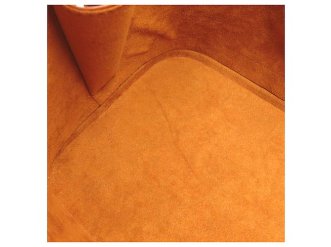 Borsa Louis Vuitton Epi Alma in Gold Cipango D'oro - vista 7