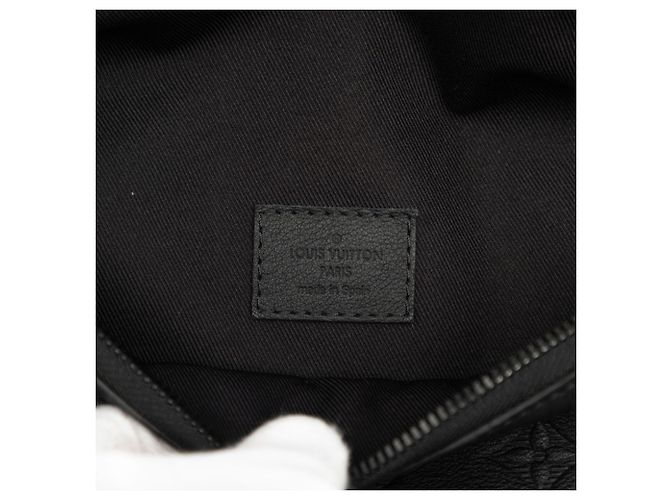 Sac Sling Louis Vuitton Monogram Shadow Noir Monogramme - vue 5