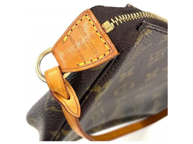 Louis Vuitton Pochette Accessoires Bolso/Cartera Castaño - vista 4