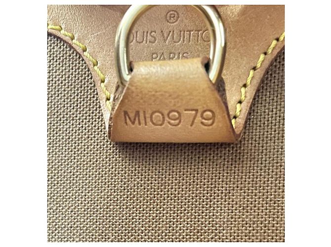 Louis Vuitton Ellipse MM Handbag Brown - view 9