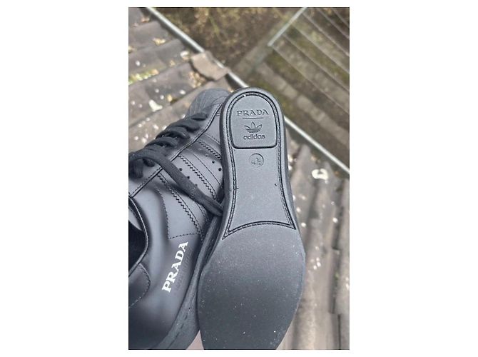 Sneaker in pelle nera di Prada x Adidas Nero - vista 10