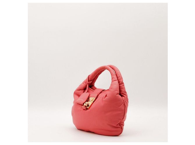 Bolsa Hobo Miu Miu em couro rosa - vista 2