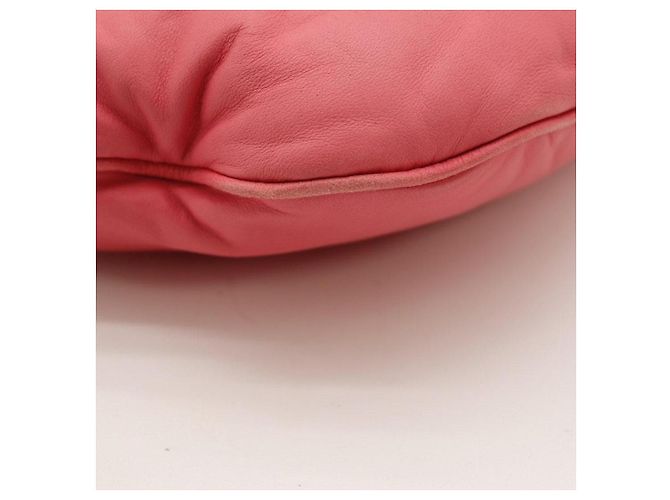 Bolsa Hobo Miu Miu em couro rosa - vista 9