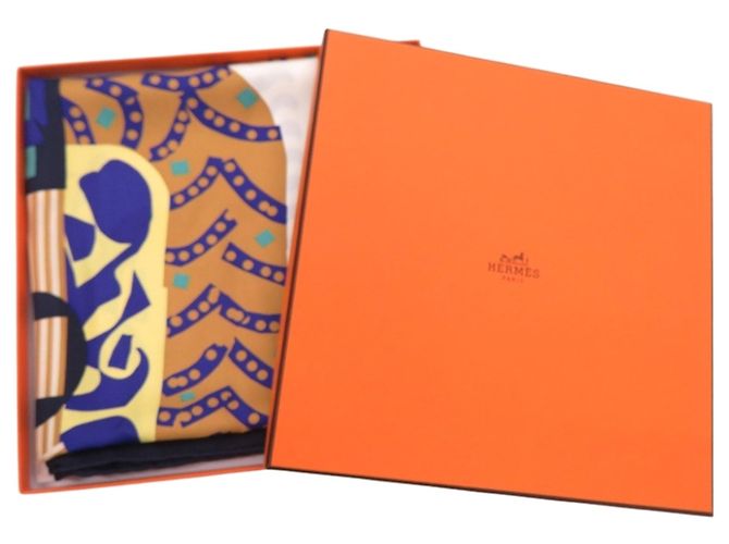 Hermès Hermes Carre 90 SILLA DE GAUCHO Seidentuch Weiß Mehrfarben Beige - Ansicht 2