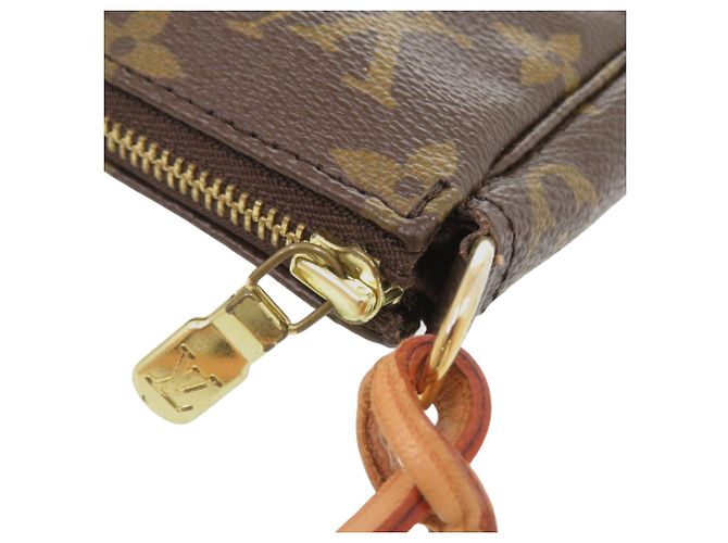 Louis Vuitton Pochette Accessoires Monogram Handbag Marrone Monogramma - vista 7