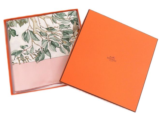 Silk In Hermès Foulard di seta Hermes Carre 90 Au Cœur des Bois Rosa Bianco Verde - vista 2