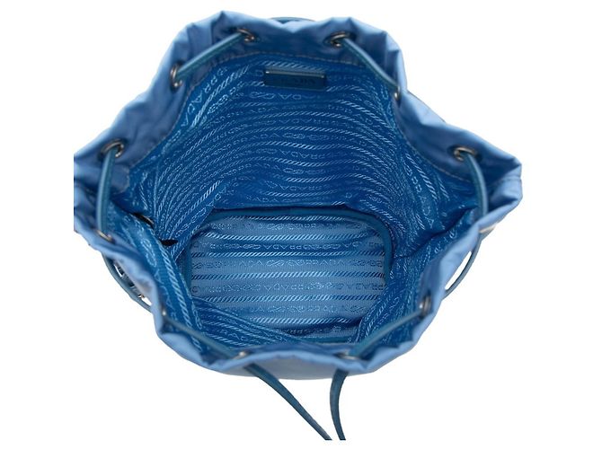 Pouch a mano Prada in Tessuto con placca logo triangolare Blu - vista 4