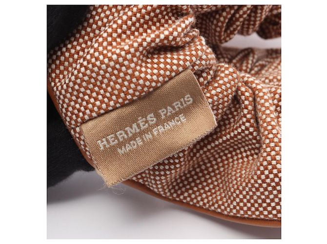 Hermès Scrunchie Hermes Claudia Plan Air in pelle Marrone Bianco - vista 3