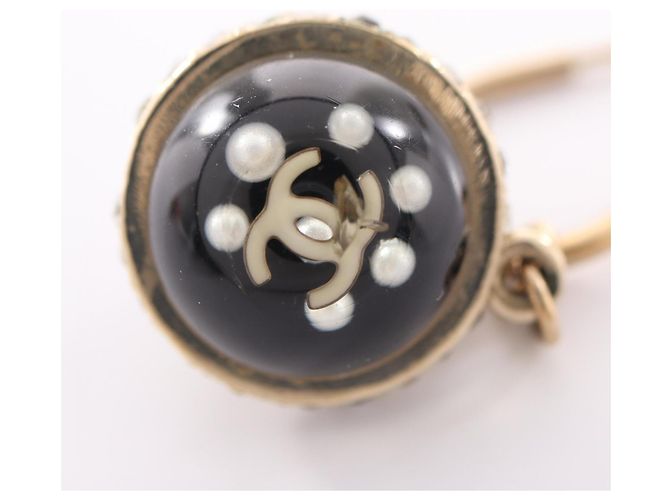 Conjunto de Colar e Brincos Chanel 10C Coco Mark Preto Dourado - vista 9