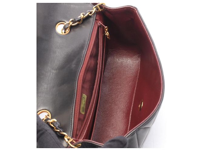 Borsa a tracolla Chanel Matelassé Diana Flap Nero - vista 3