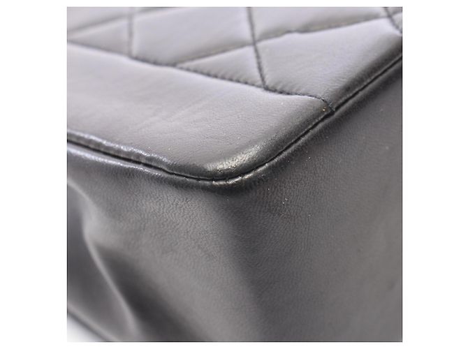 Borsa a tracolla Chanel Matelassé Diana Flap Nero - vista 13