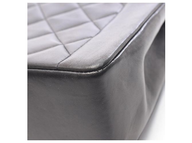Borsa a tracolla Chanel Matelassé Diana Flap Nero - vista 14