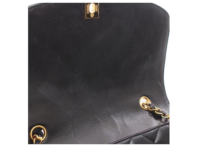 Borsa a tracolla Chanel Matelassé Diana Flap Nero - vista 16