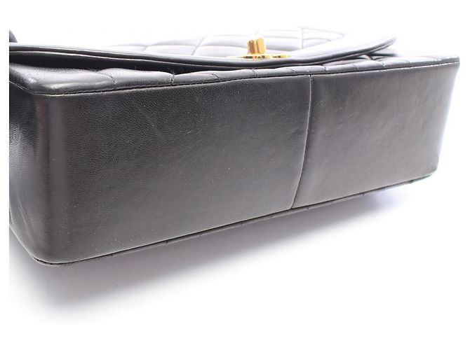 Borsa a tracolla Chanel Matelassé Diana Flap Nero - vista 18