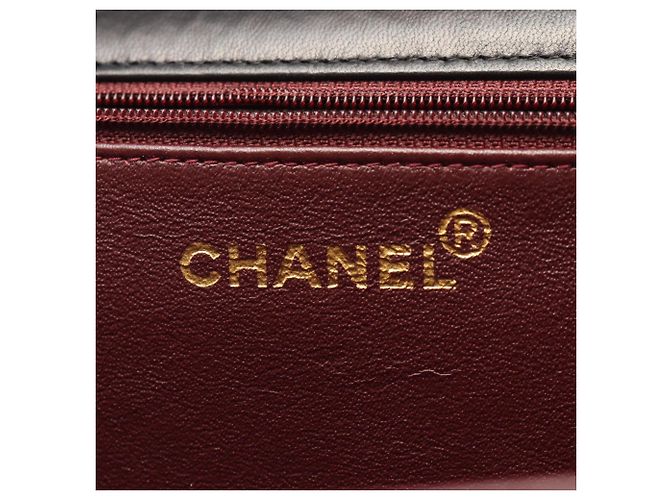Timeless Bolso de hombro Chanel Matelassé Push-Lock Negro - vista 4