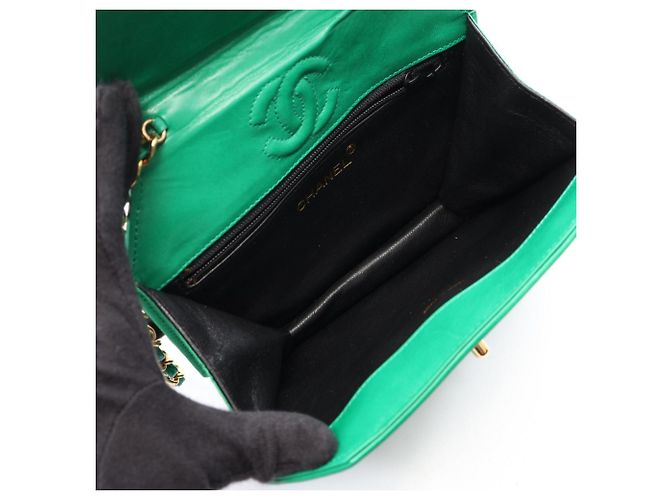 Borsa a tracolla Mini Matelassé Chanel Verde - vista 3