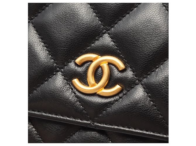 Borsa a tracolla Chanel Matelassé in pelle d'agnello nera Nero - vista 13
