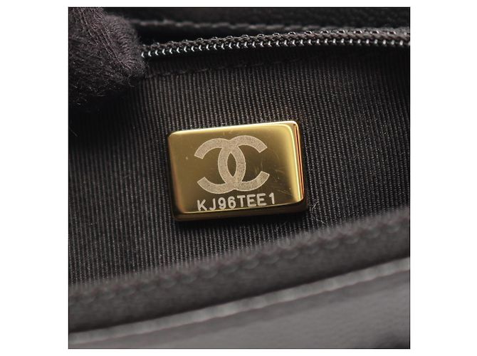 Borsa a tracolla Chanel Matelassé in pelle d'agnello nera Nero - vista 6