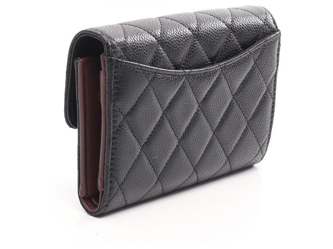Chanel Matelassé Tri-fold Geldbörse Schwarz - Ansicht 2