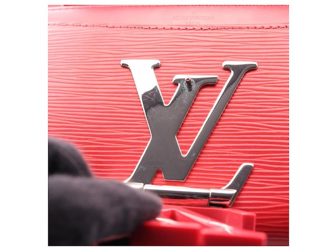 Louis Vuitton Pochette Louise PM Epi Leather Borsa a tracolla rossa Rosso - vista 9
