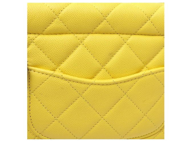 Picca borsa vanity Chanel Matelassé in giallo - vista 6