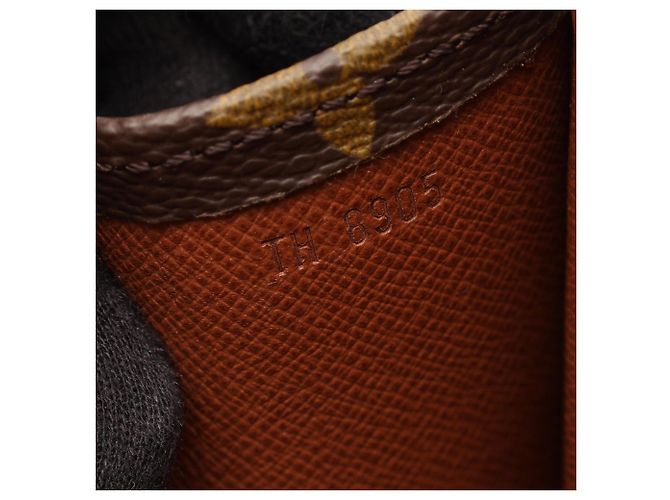Louis Vuitton Pochette Document Clutch Handbag Marrone - vista 5