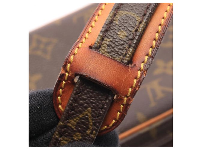 Borsa a tracolla Louis Vuitton Marly Bandoulière Monogram Marrone - vista 8