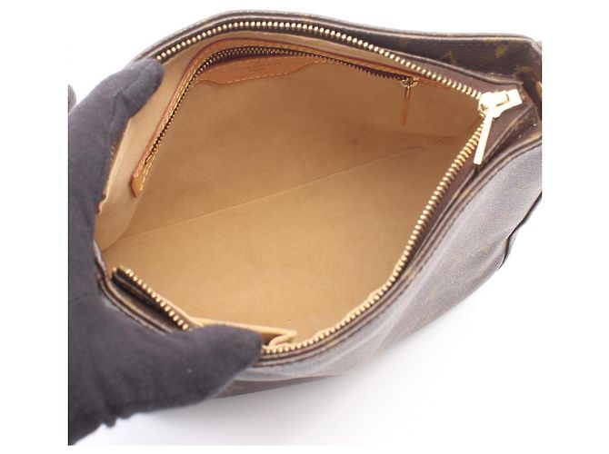 Bolsa de Ombro Louis Vuitton Looping MM Marrom - vista 3