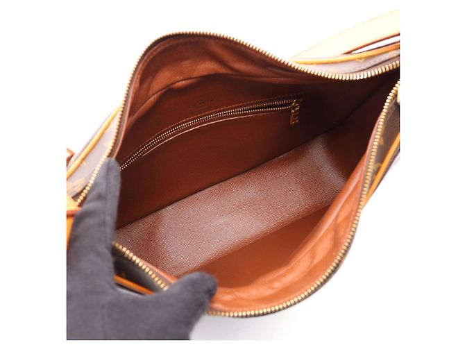 Borsa a tracolla Louis Vuitton Boulogne PM Monogram Marrone - vista 3