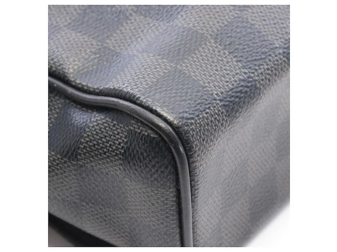 Borsa a tracolla Louis Vuitton District MM NM Damier Graphite Nero - vista 6