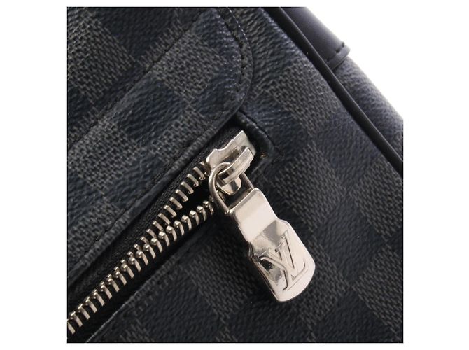 Borsa a tracolla Louis Vuitton District MM NM Damier Graphite Nero - vista 7