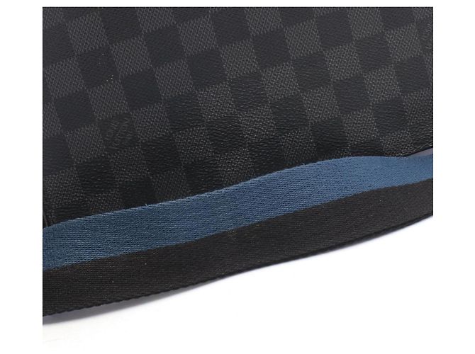 Borsa a tracolla Louis Vuitton District PM NM Damier Graphite Nero - vista 11