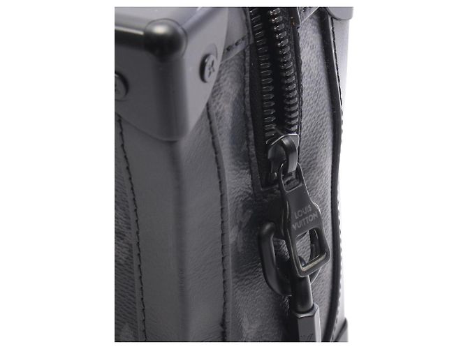 Borsa a tracolla Soft Trunk Louis Vuitton Nero - vista 8