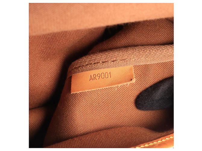 Borsa a tracolla Louis Vuitton Saumur 35 Monogram Marrone - vista 6