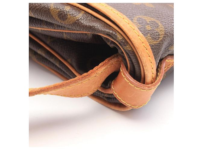 Borsa a tracolla Louis Vuitton Saumur 35 Monogram Marrone - vista 8
